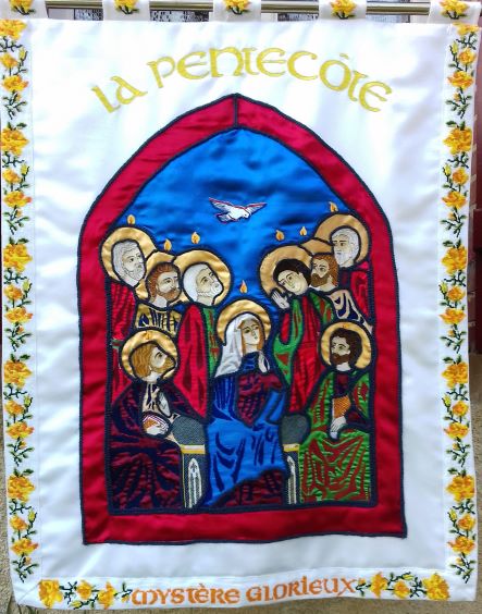 Les Apôtres au Cénacle entoure la Vierge, l'Esprit Saint descend sur eux